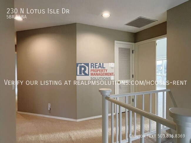 Building Photo - 230 N Lotus Isle Dr