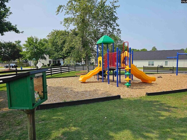 Building Photo - 131 Richmond Farm Cir