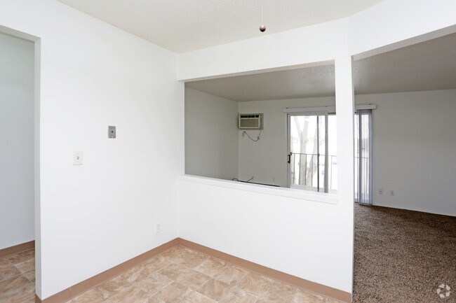 Dining Room - Wedgewood Apartments