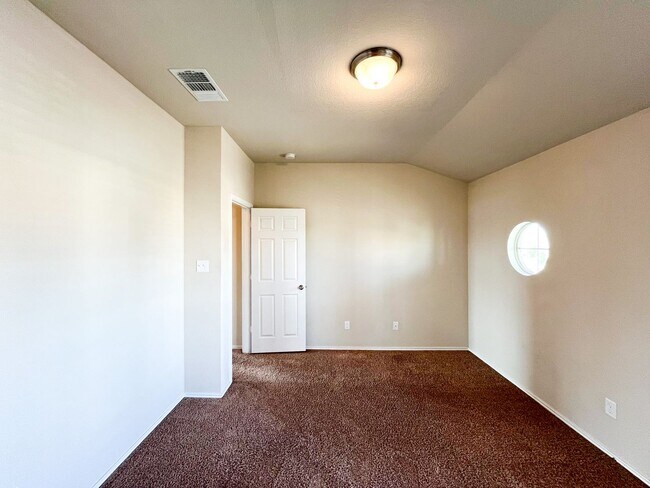 Building Photo - Available NOW!!!! This gorgeous home is located in The Landing Subdivision in Killeen. This home ...