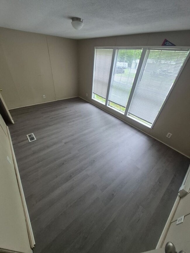 Building Photo - Claremore Rentals | Comfortable 2BR & 3BR Units Available