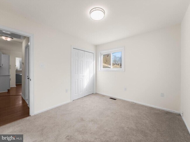 Building Photo - 10100 Le Fevre Dr