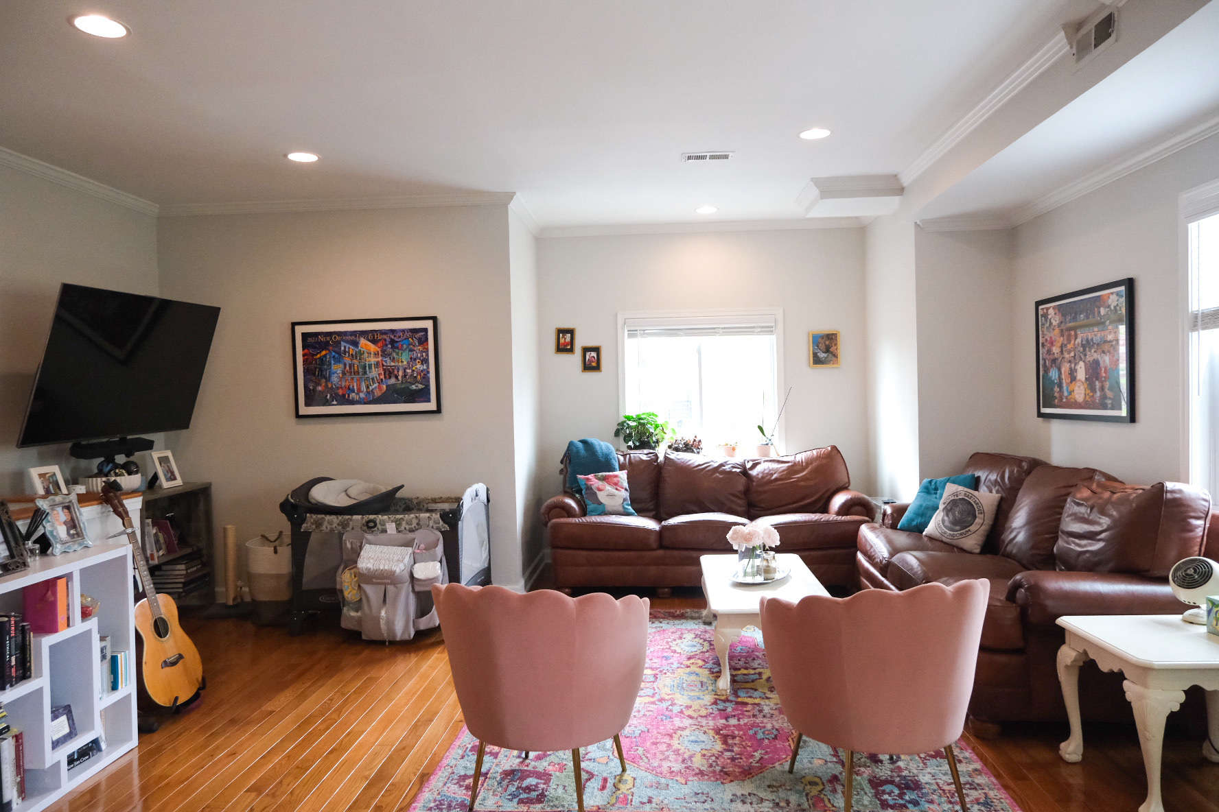 Living room - 655 16th St NE