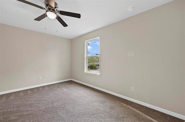 Building Photo - 2602 W Clarendon Dr