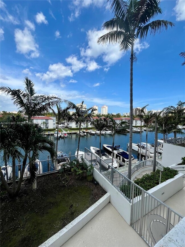 Building Photo - 3029 NE 188th St