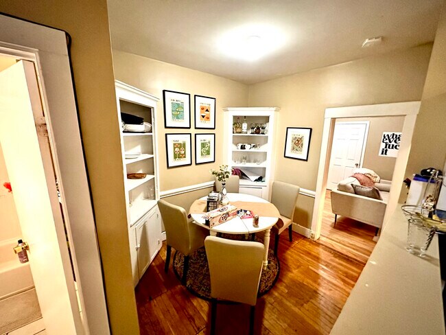 Building Photo - 68 Egmont St