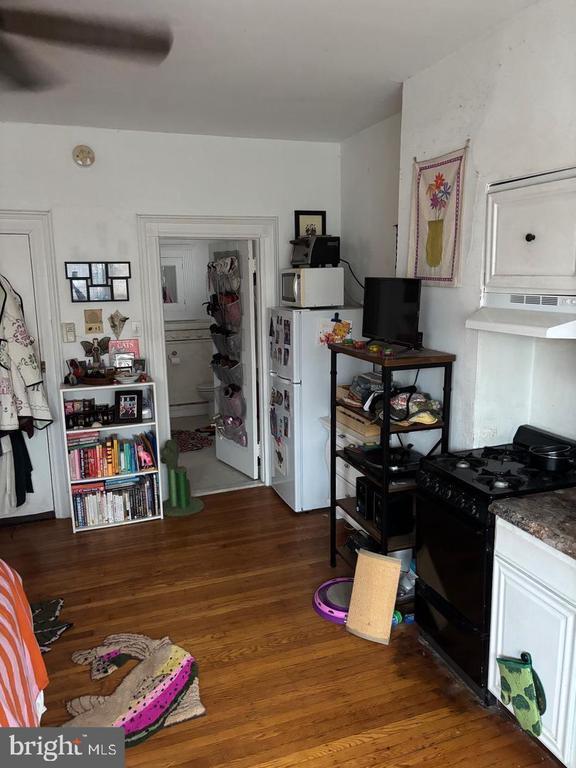 Building Photo - 259 S 46th St