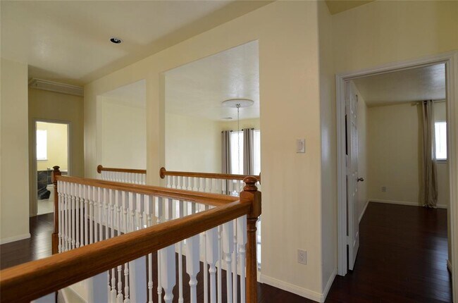 Building Photo - 7430 Boxwood Ridge Ln