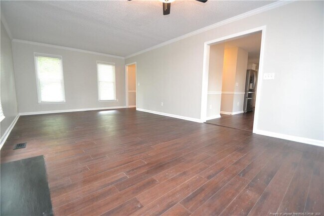 Building Photo - 712 Penncross Dr