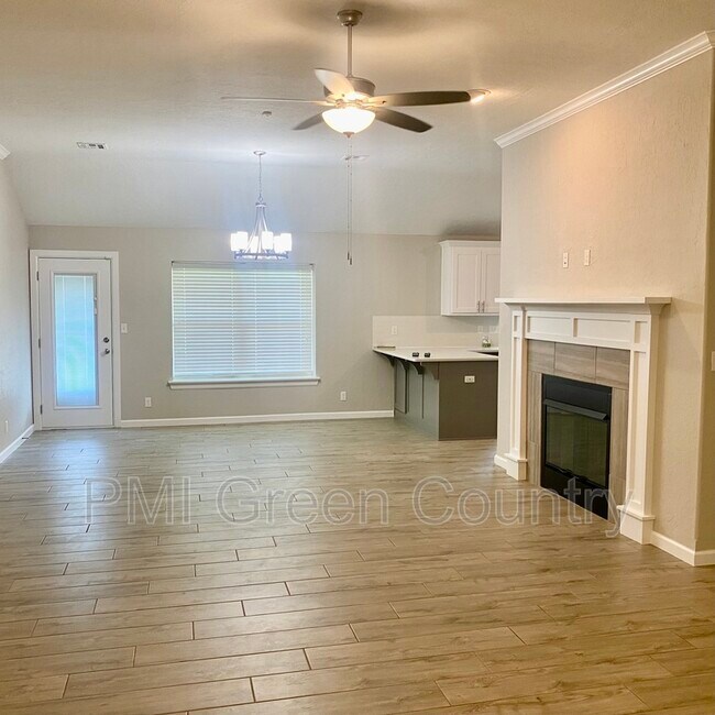 Building Photo - 21025 E 40th Pl S