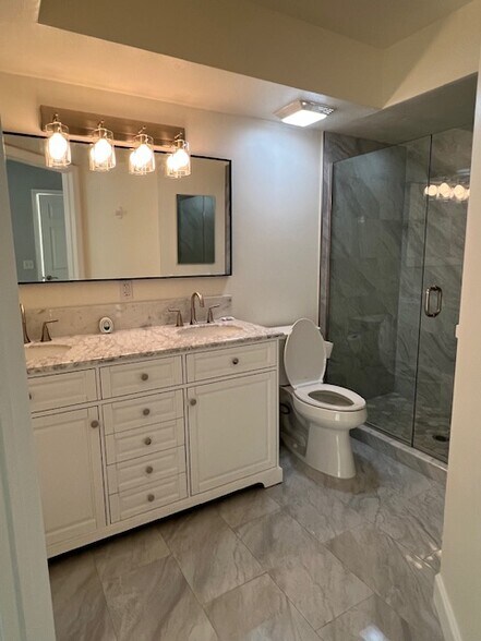 Renovated Shower/bath - 4935 Sandra Bay Dr