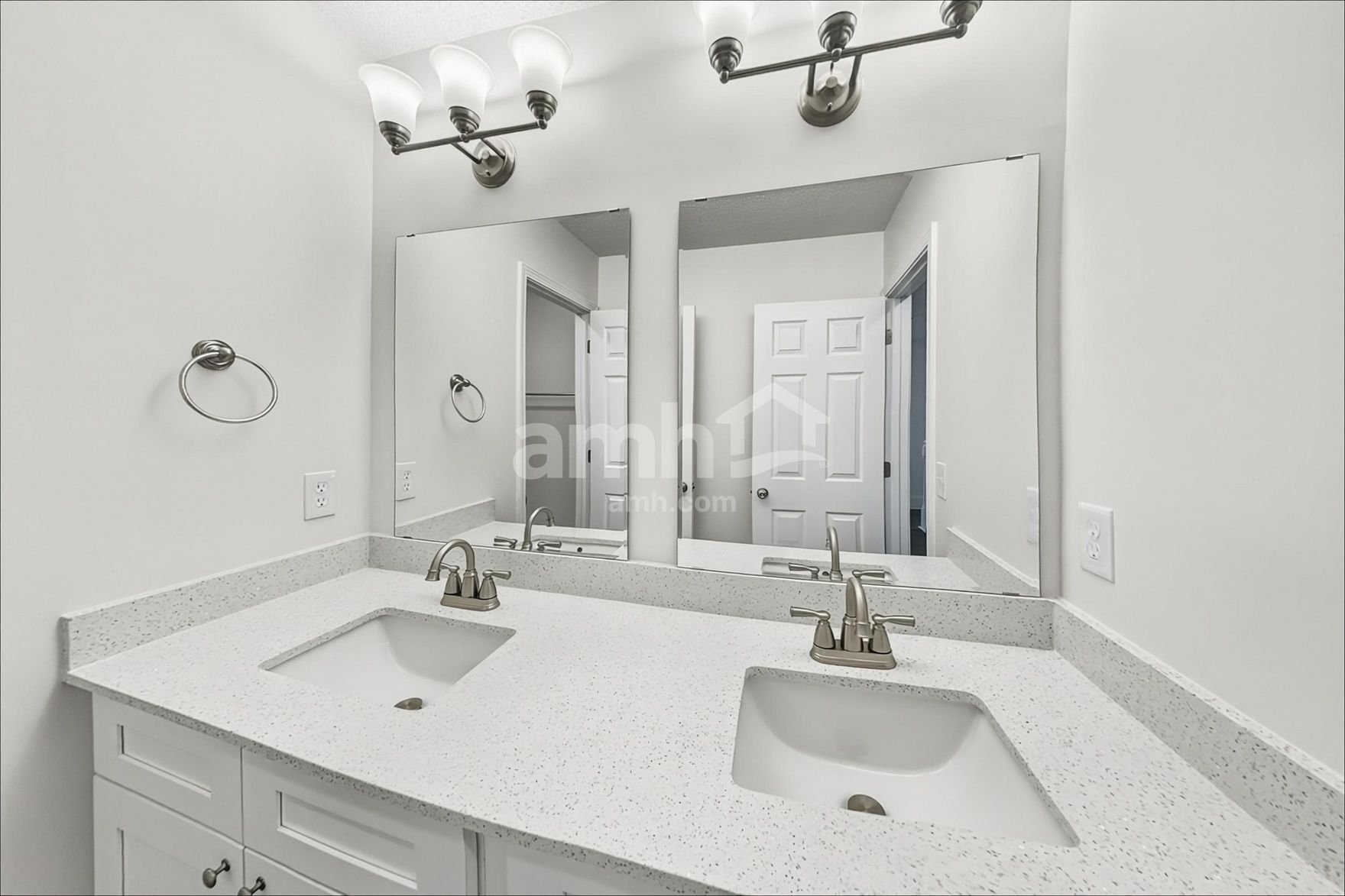 Building Photo - 3911 Laurel View Cir