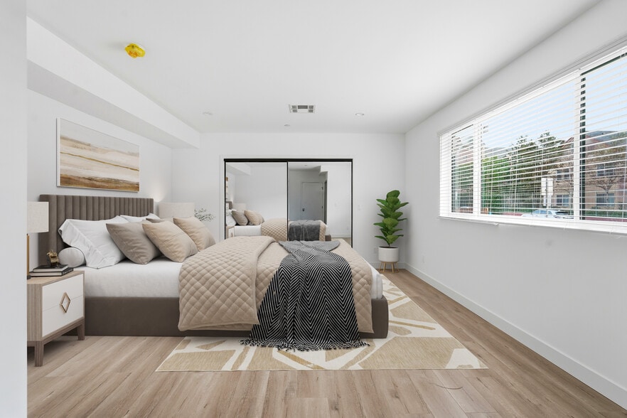 Building Photo - 204 N Union Ave