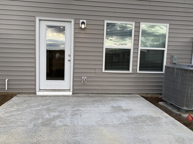 Building Photo - 365 Coleman Ct