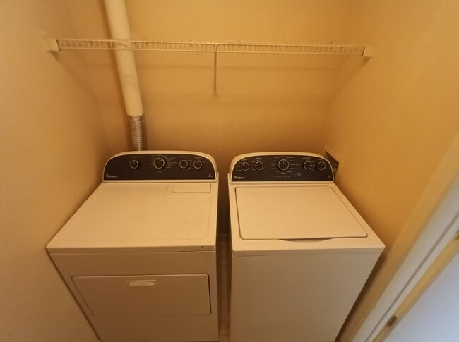 Building Photo - 7330 Westpointe Blvd