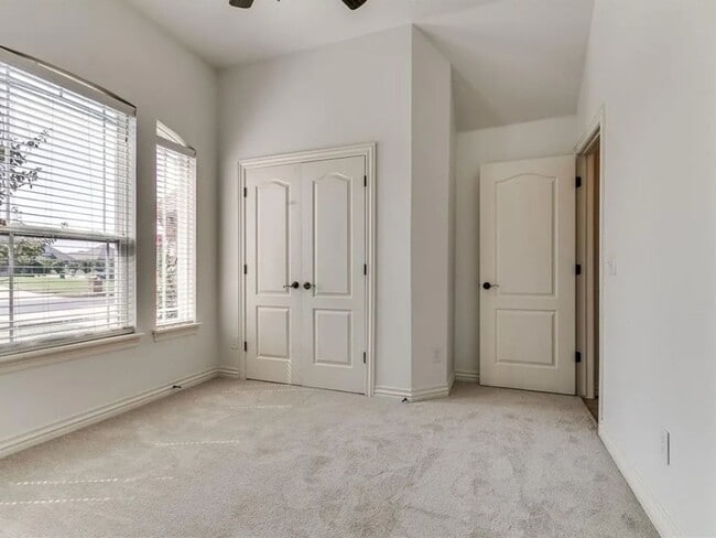 Building Photo - Spacious 4 Bed 2 Bath + Bonus Room In Edmond