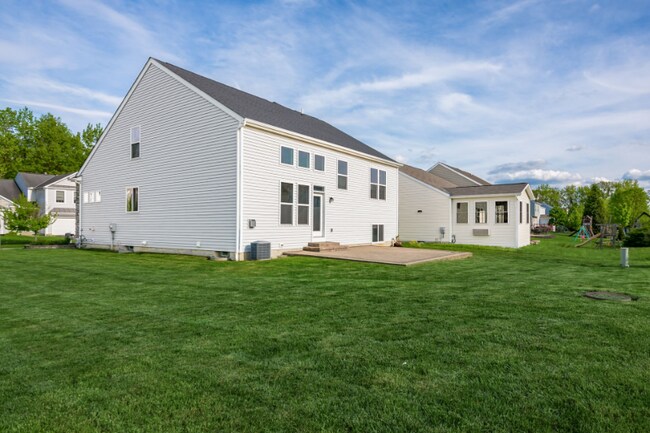 Building Photo - 8865 Sweetshade Dr