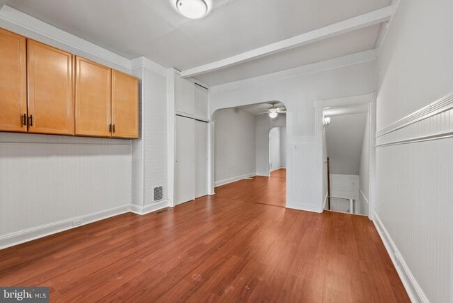 Building Photo - 733 S Conkling St