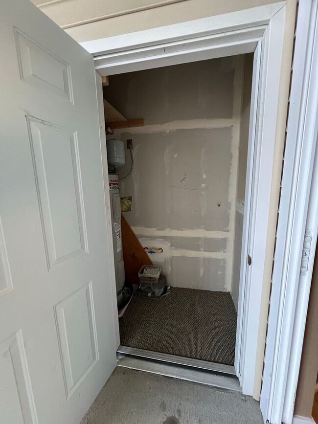 Building Photo - Beautiful Waterford Crossing 2 bedroom Con...