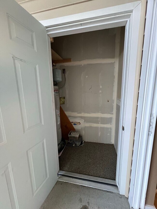 Building Photo - Beautiful Waterford Crossing 2 bedroom Condo