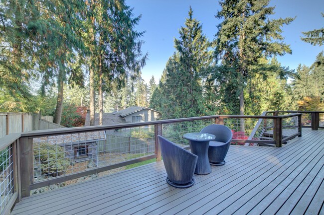 Building Photo - 3Bd/2.75Ba Sammamish Home