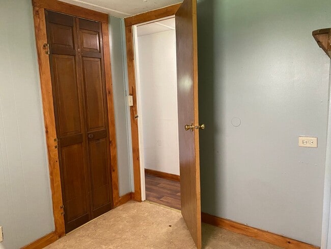 Building Photo - 474 Whitehall Rd