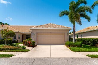 Building Photo - Modern, 2/3 Bed, 2 Bath Spacious Single St...