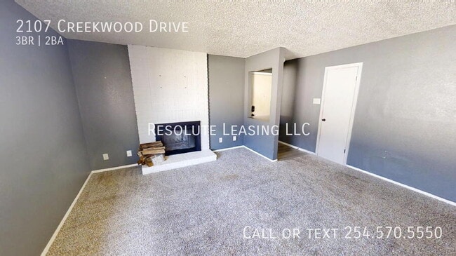 Building Photo - 2107 Creekwood Dr