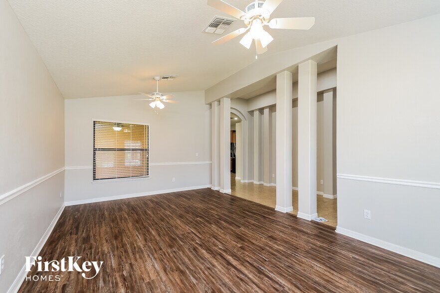 Building Photo - 2708 Eagle Cliff Dr