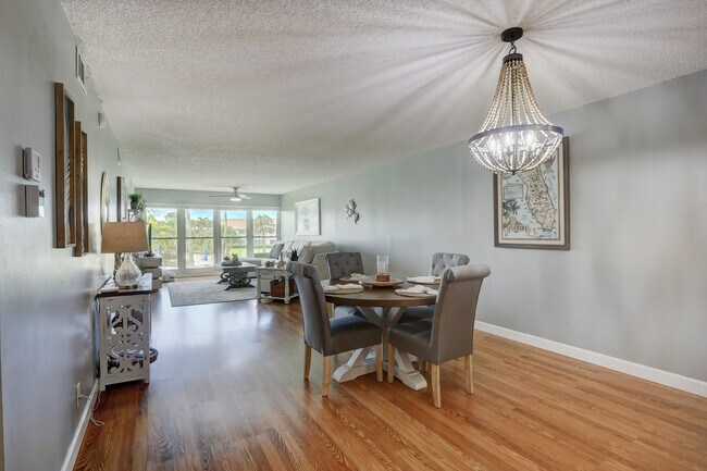 Building Photo - 154 Palm Dr