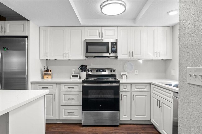 Building Photo - 784 E Michigan St