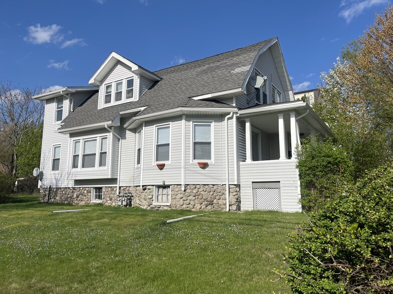 Building Photo - 29 Fales St