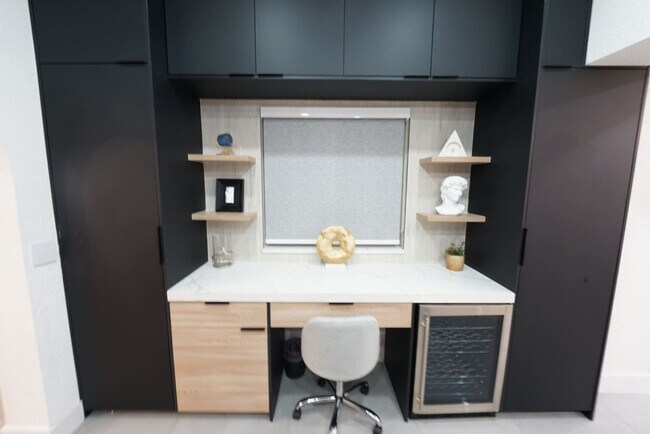 Building Photo - 2609 Center Ave