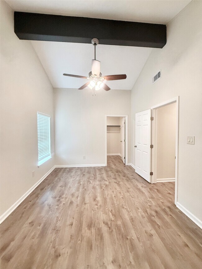 Building Photo - 420 Winding Way St