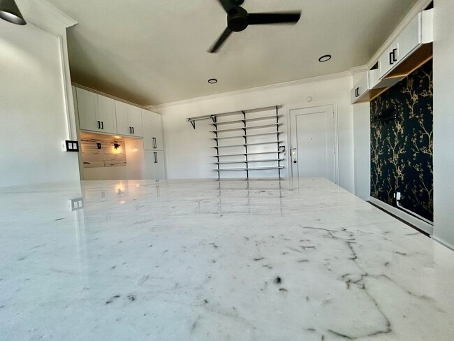 Building Photo - 7th Floor Studio Condo in Historic Buildin...