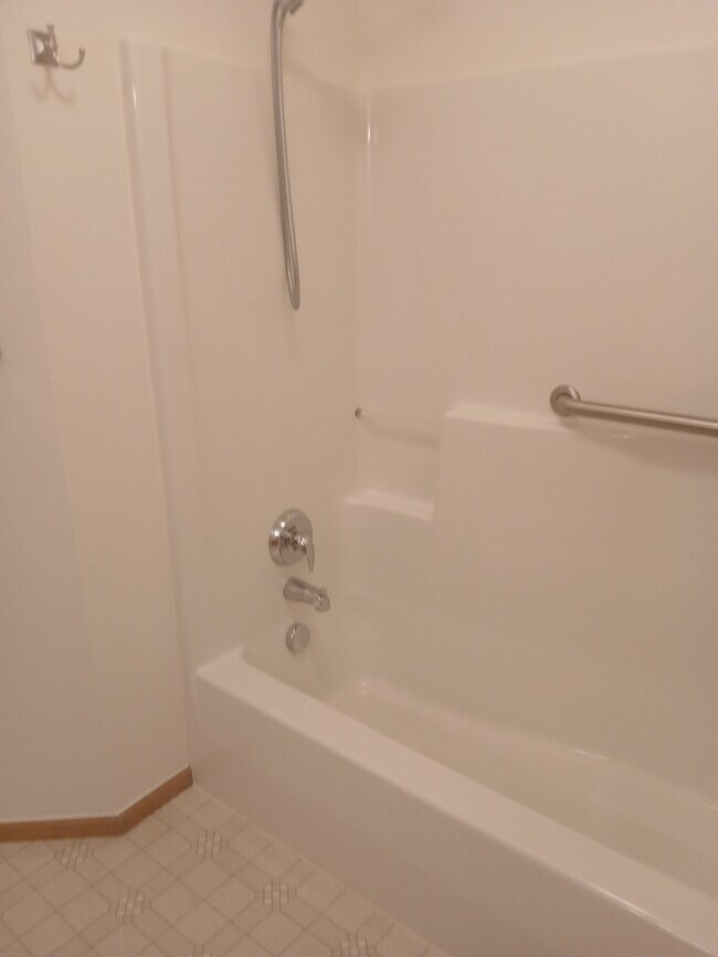 Building Photo - 5760 Correll Dr