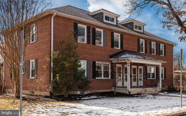 Building Photo - 500 Park Ave