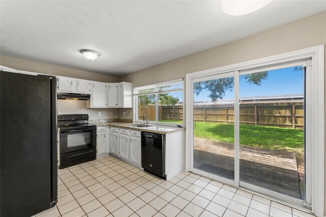 Building Photo - 16958 Jenikay St