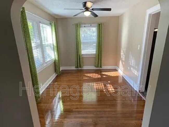 Building Photo - 3201 Avondale Ave