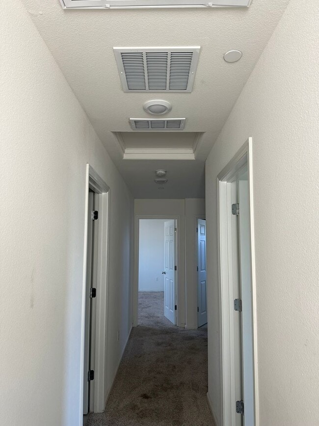 Building Photo - Beautiful newer home in a gated community