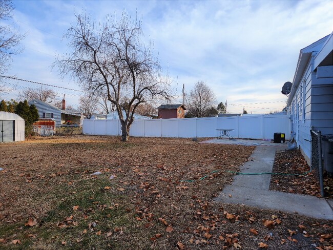 Building Photo - 320 Cullum Ave