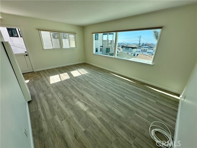 Building Photo - 933 Bayview Dr