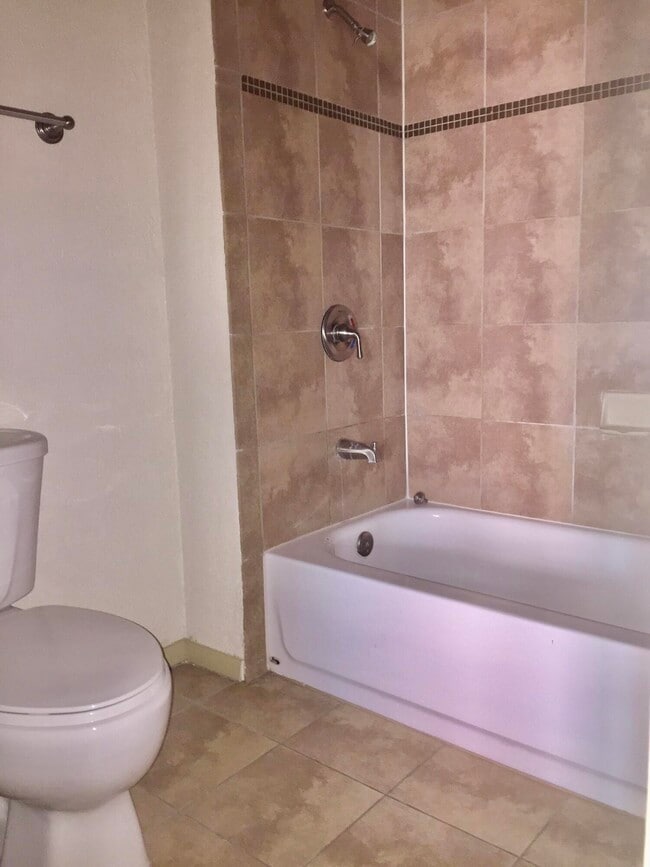 Building Photo - 4433 N Stanton St