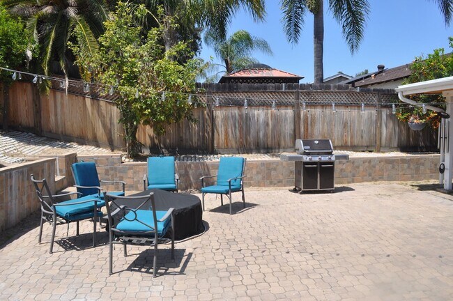 Building Photo - LEMON GROVE 3BR/2BA SINGLE FAMILY DETACHED...