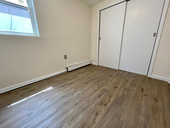 Building Photo - 1820 Albany Ave