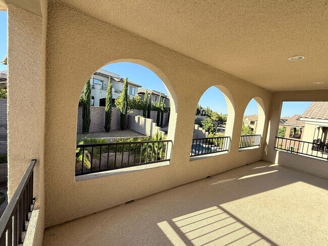 Building Photo - Beautiful home located in Summerlin North
