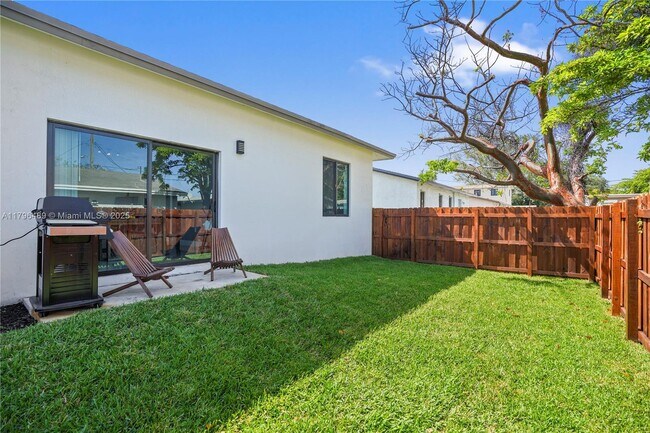 Building Photo - 808 NW 5th Terrace