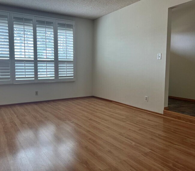 Building Photo - Elegant Executive Home Westborough SSF  5 ...