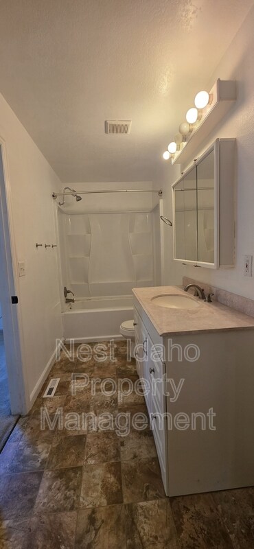 Building Photo - 2713 Dill Dr