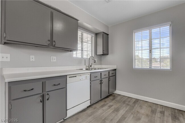 Building Photo - 5270 Carriellen Ln